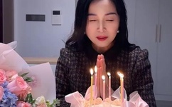 94卫校女大喊受不了了在线